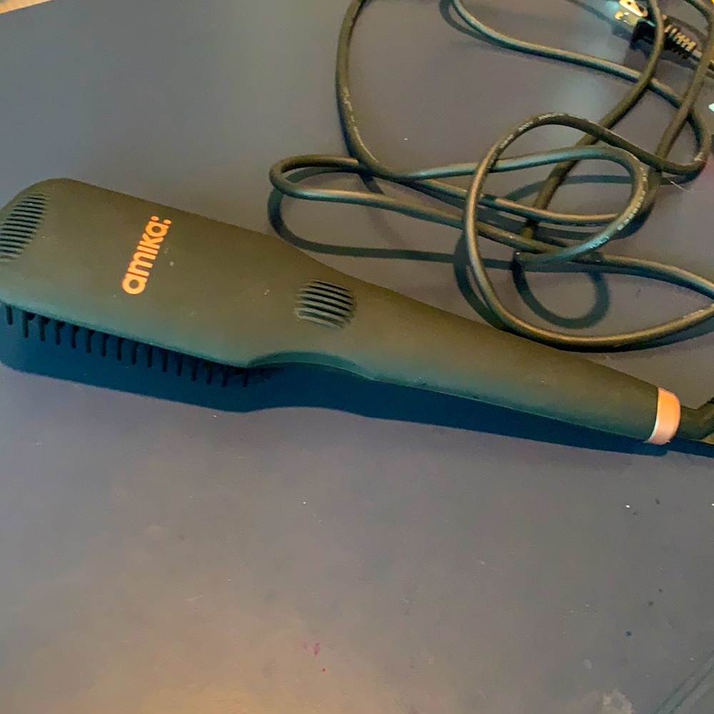 Amika: polished perfection blow dry brush
